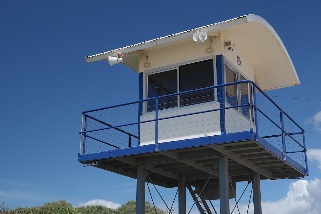 Surf Life Saving Observation Tower by TheDoc-AUS