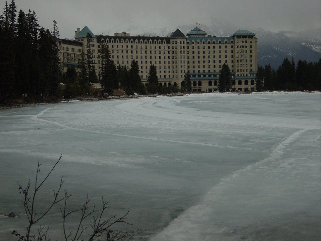 CHATEAU LAKE LOUISE by frankgole