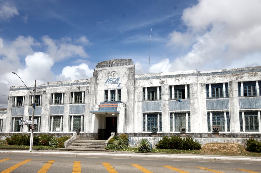 Estação da FCA (Antiga VFF Leste Brasileiro) - Construção dos anos 1940 by Roc Ha