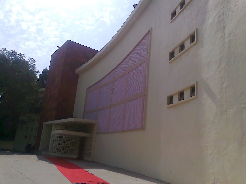 Mavalankar Auditorium, Rafi Marg, New Delhi by suchitaxaxa