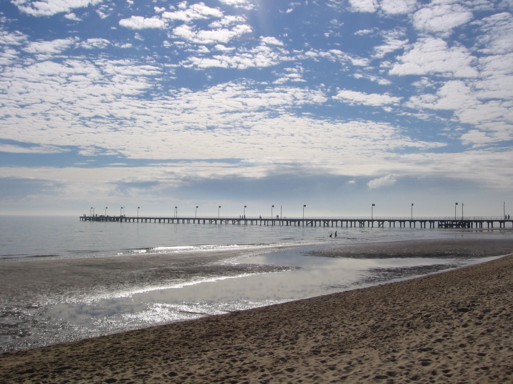 Frankston Pier by Jan Jaeger