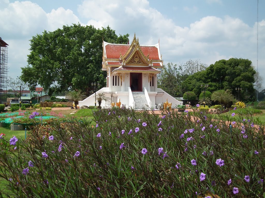 Krabi City Pillar Shrine by pr8ngkiet