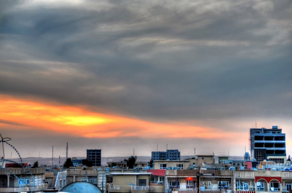 Cloudy day at sunset ... 5/2/2012 يوم غائم وقت الغروب ... By FO by F O