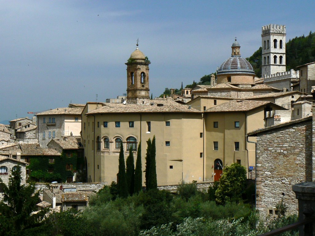 Campanile de Chiesa Nuova, Oratorio S. Francesco Picolino y Palazzo Capitano del Popolo. Asís. by luisde