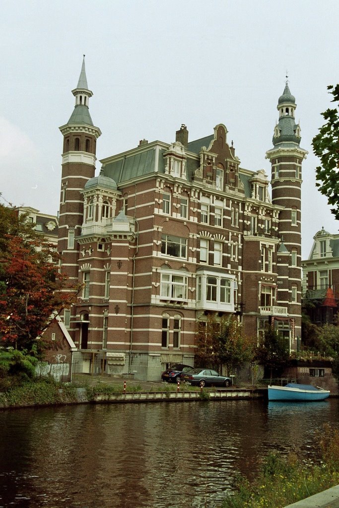 Huis aan de Singelgracht, Amsterdam, NL by leo4543