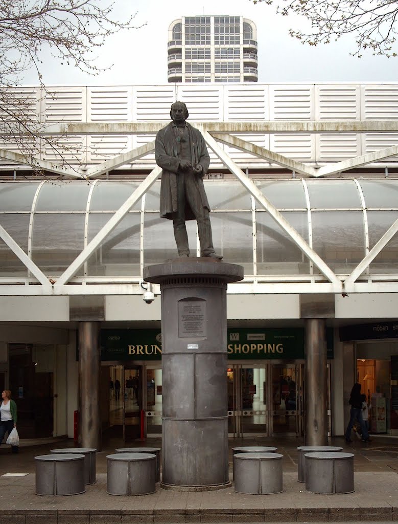 Brunel's statue in Swindon by behair