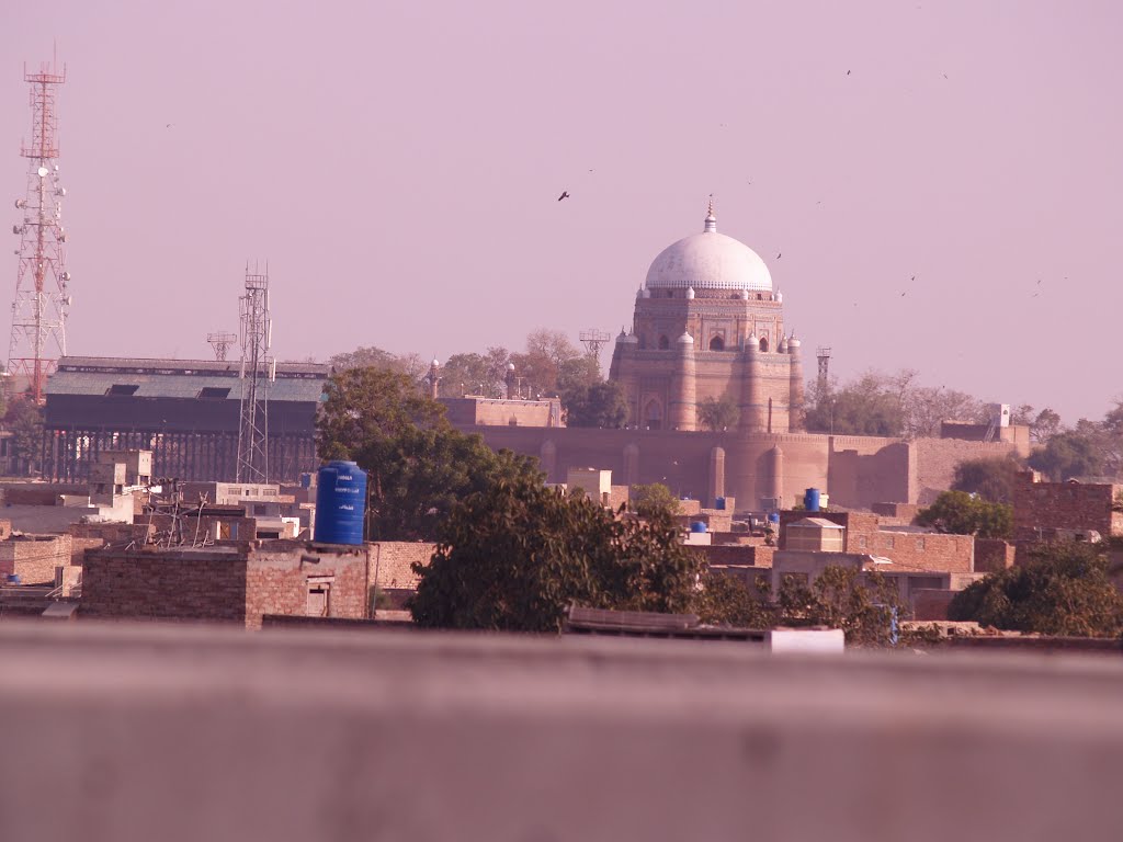 Shah RukneAlam Tomb, Flyover view. by Dr. Ali Imran Zaidi