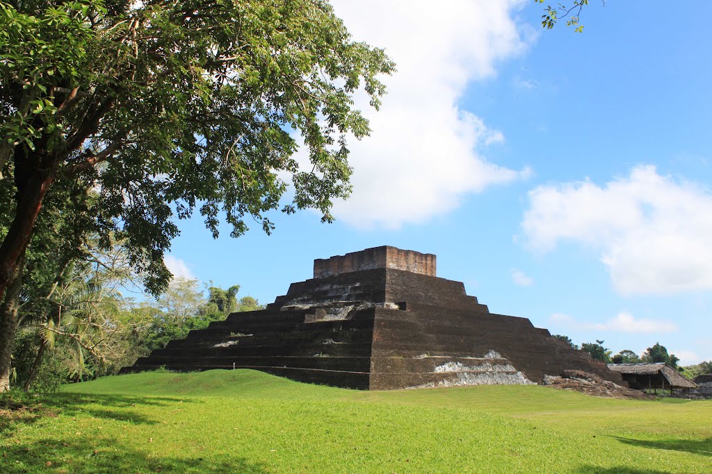 04-02-2012 Zona Arqueologica de Comalcalco, Tabasco. by Esteban M. Luna (esmol). by ESTEBAN M. LUNA