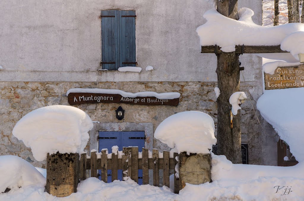 Au col de Vizzavona en hiver. by kinet jean jacques