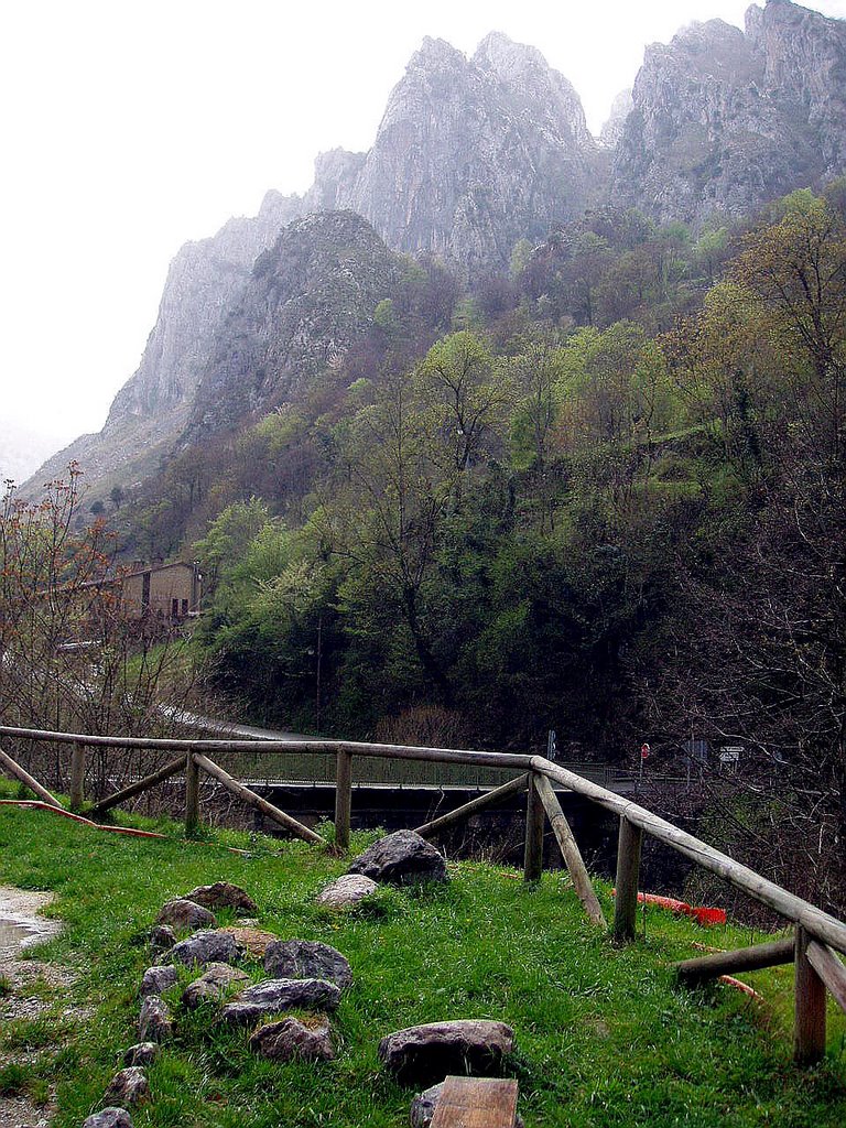 Garganta del Cares, Poncebos, Asturias by Antonio Alba