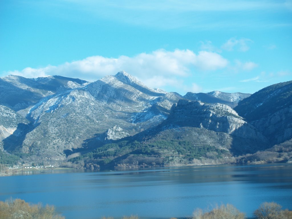 Vista del embalse desde la autopista_dic 2006 by madelopeb