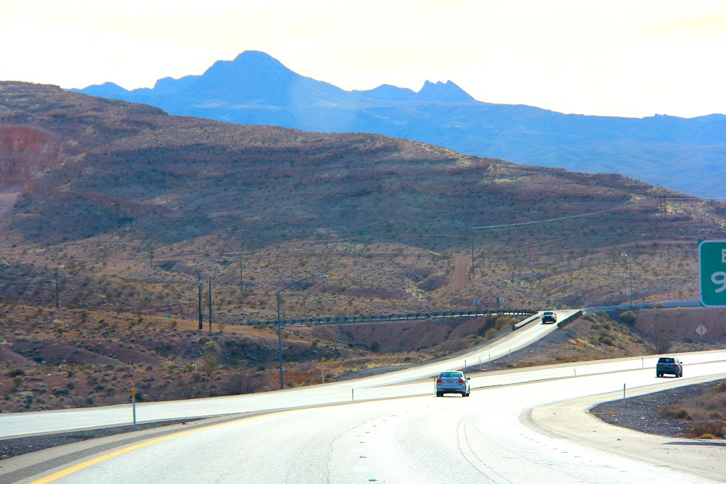 Sights along Interstate 15, Nevada by MICHAEL  JIROCH  &  www.michaeljiroch.com