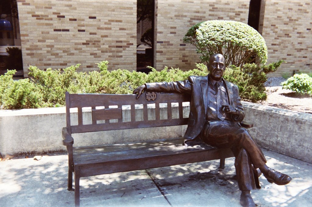 Moose Krause statue by ucdgrad2003