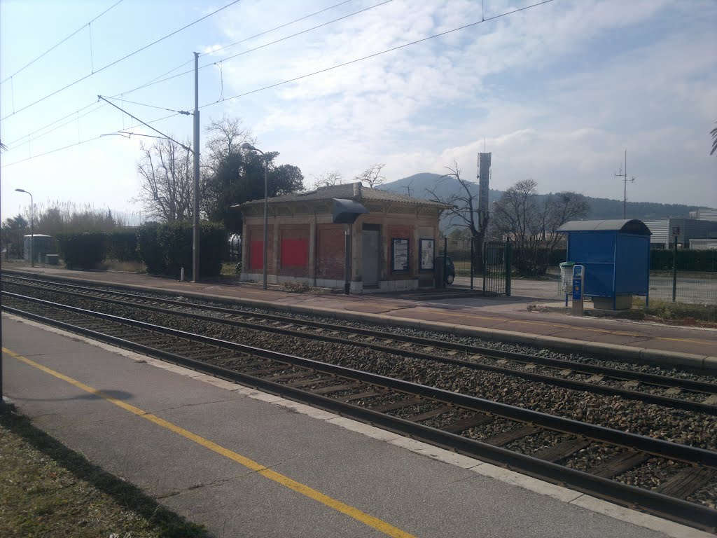 Cuers - Gare SNCF Cuers Pierrefeu by GEOPIX