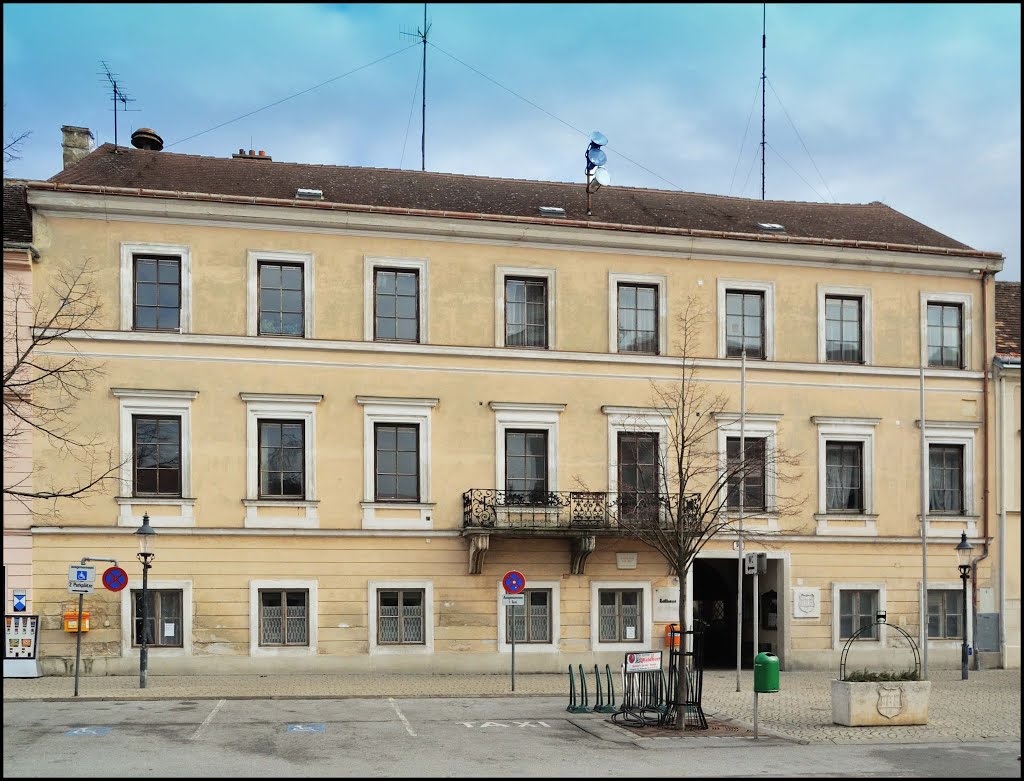 Hauptplatz 16, Bruck an der Leitha by Robert Heilinger