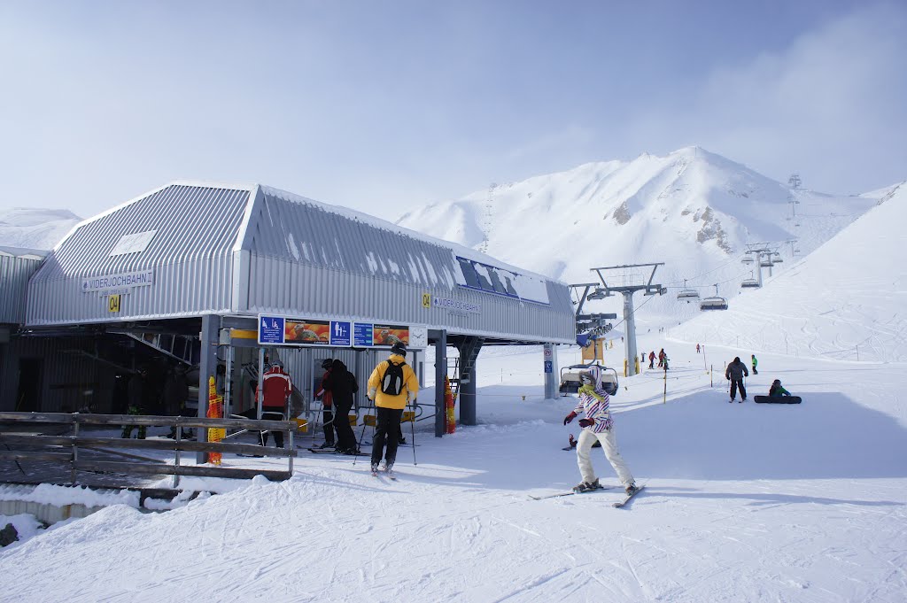 Skiarena Alp Trida; Talstation der Viderjochbahn; 3. Februar 2012 nachmittags by Wolfgang Hanko