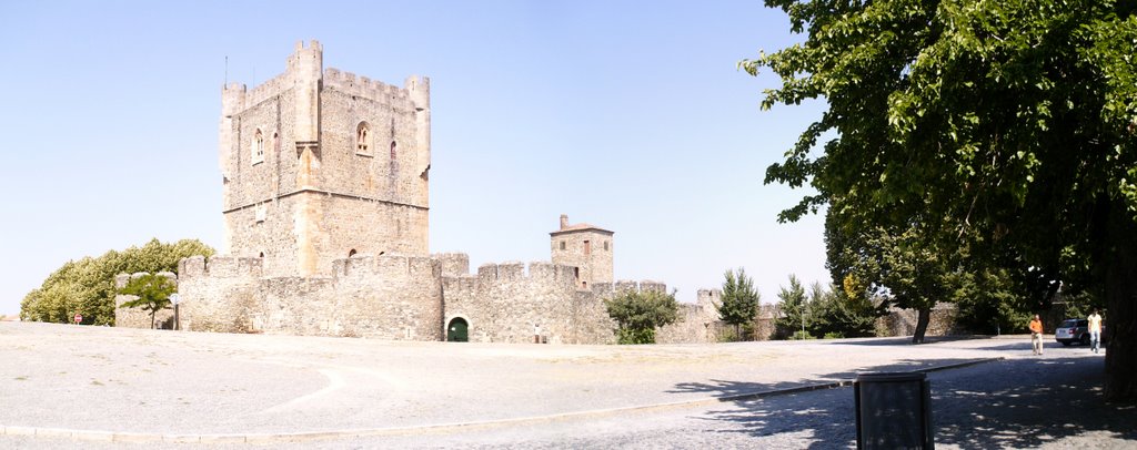 Castelo Bragança by eduardo_carvalho