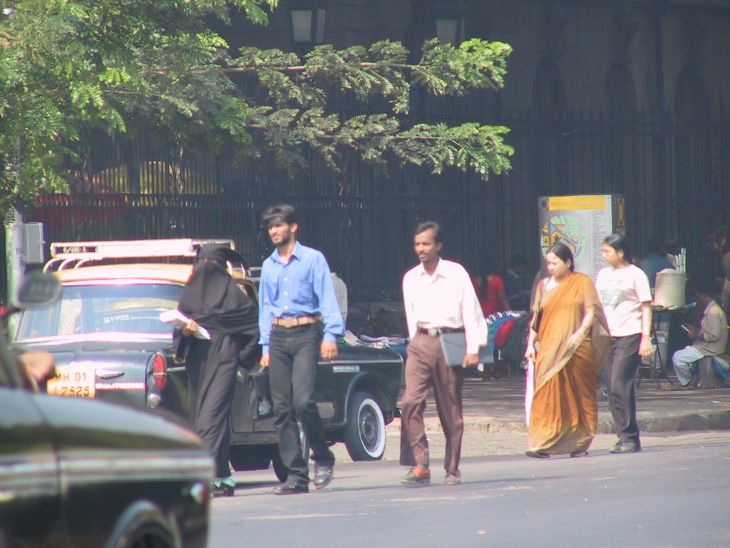 Mumbai Street by Vinay Rama