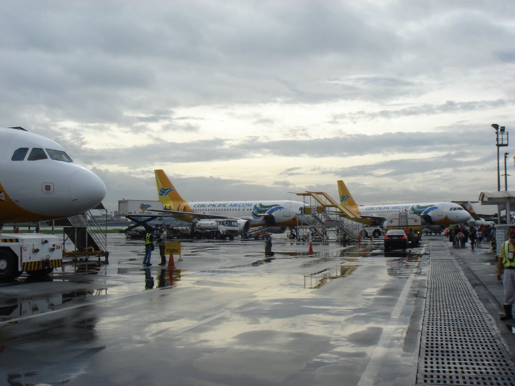 Manila Airport Domestic Terminal by congo330