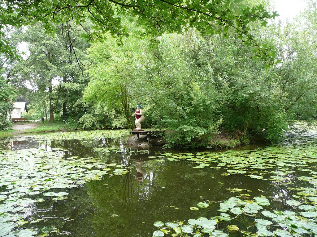 Kleine Badenixe an der alten Badeanstalt by Ziegler