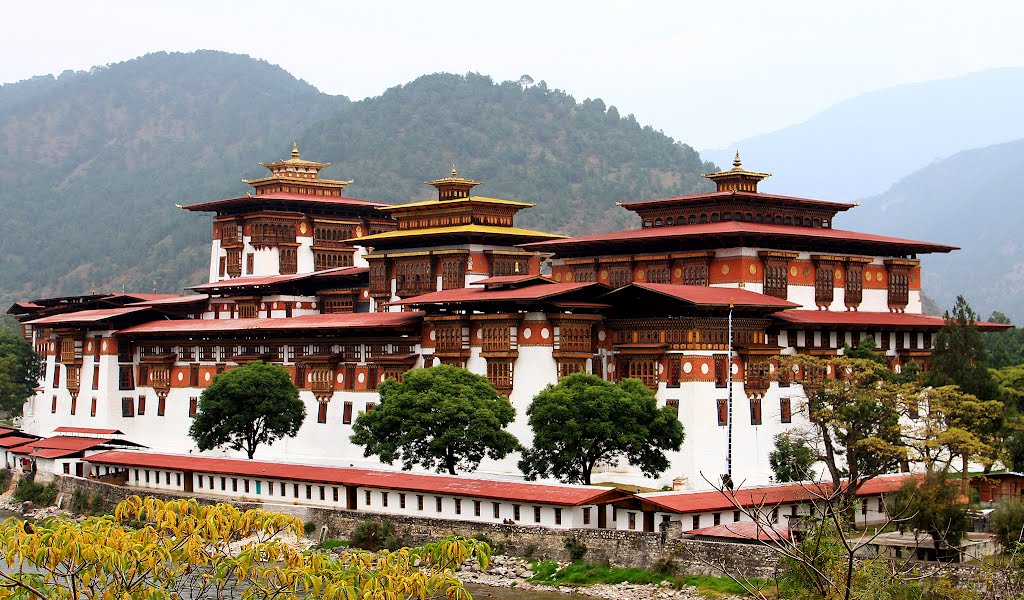 Punakha Dzong by matsljungberg