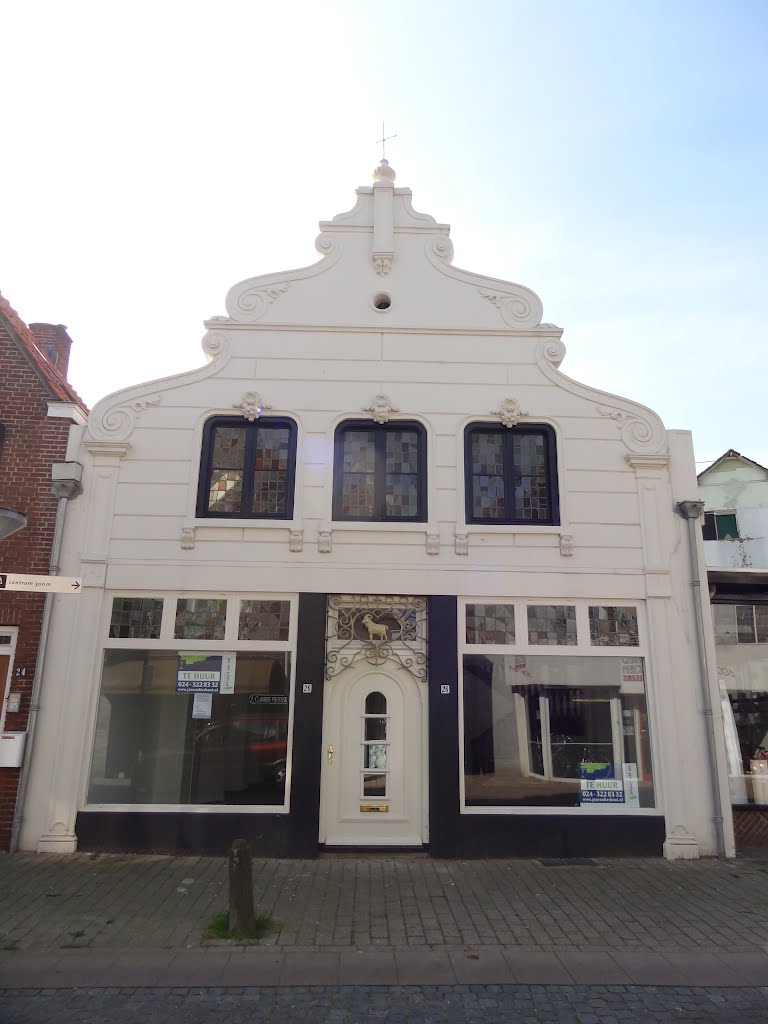 Monumental building Steenstraat 26 by Willem Nabuurs