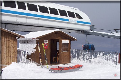 Punto Soccorso Piste presso Stazione a monte dell'Ovovia by avssatPuntiSoccorso