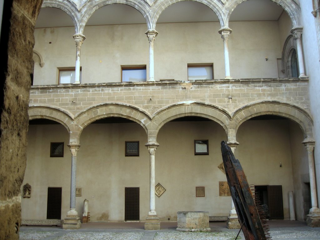 Cour du Palais Abatelis by MNEVOT