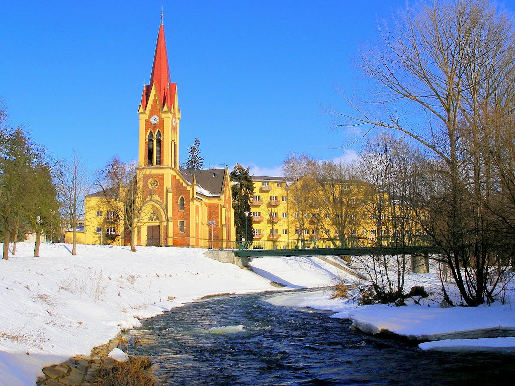 Pohled od Moravské Sázavy - (kostel Č.S. církve Husitské ) by valsoraj