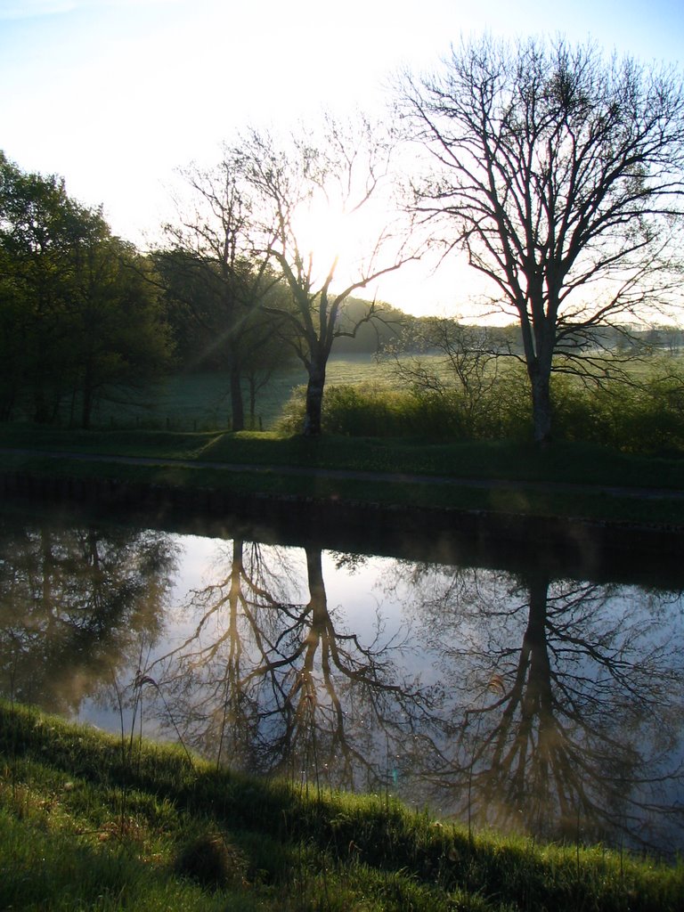 Un matin au bord du canal by Romain11