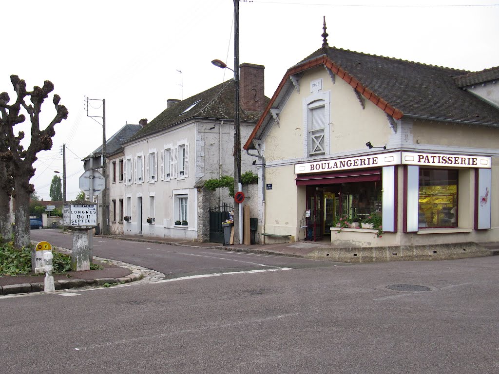 Borne Michelin - Dammartin-en-Serve, Yvelines, Ile-de-France, France by Marcel Musil