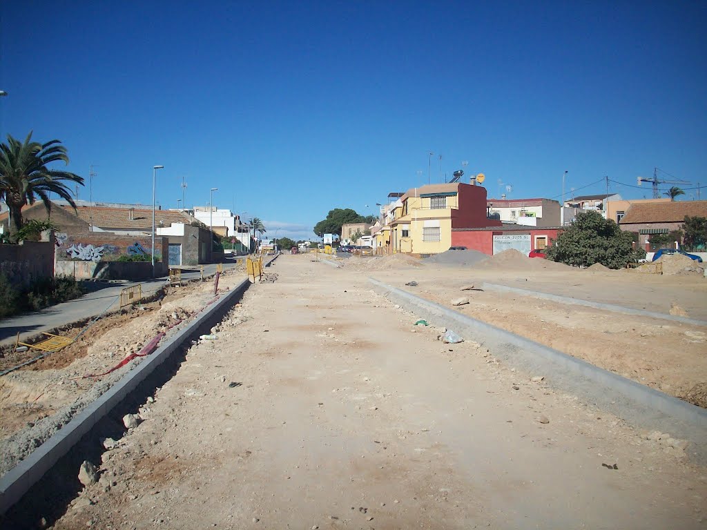 La Vía Verde del Barrio de Peral ( Cartagena) . Construida sobre el trazado de 1,8 kilómetros de la antigua vía férrea que cruzaba el barrio. by Emilio.F.F