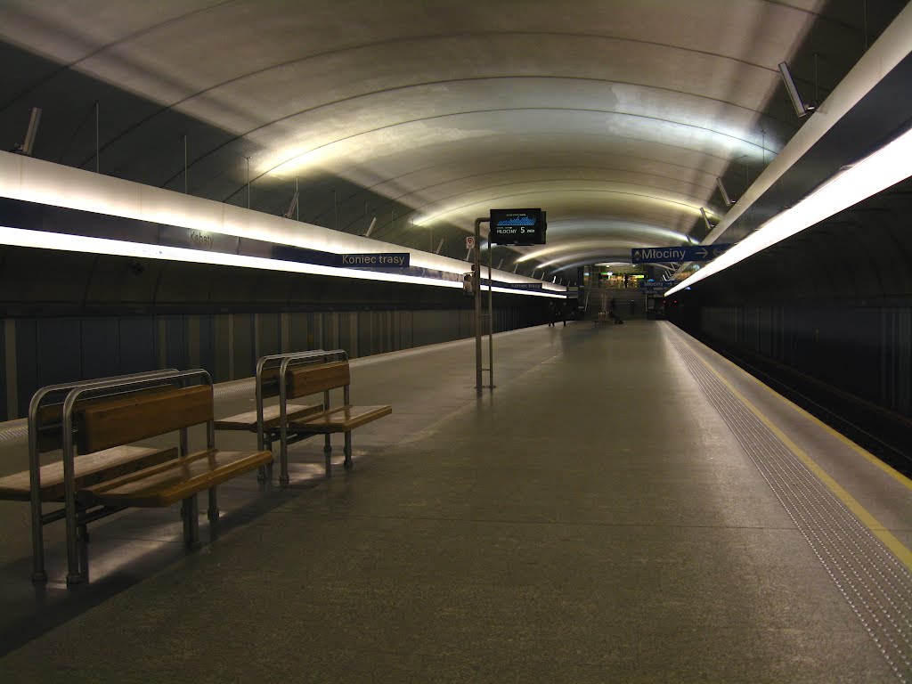 Metro Kabaty by Fotospa