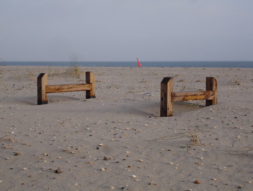 Einsamer Strand im Winter by cgauss