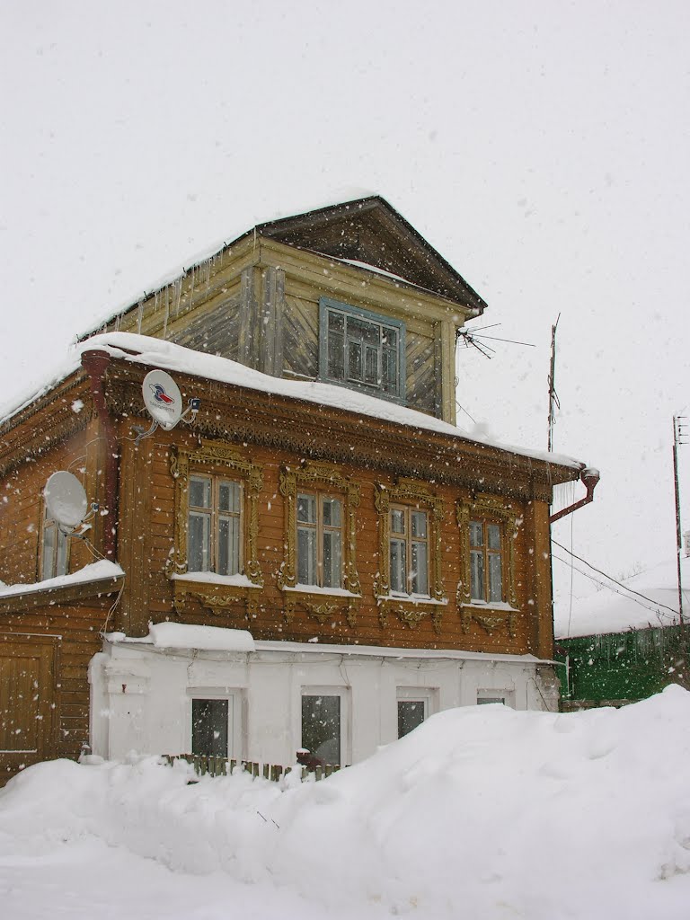 Former house of Luzhnov gardeners by IPAAT