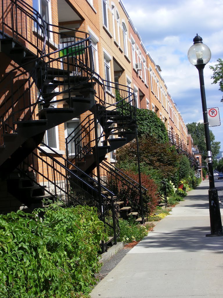 Rue Rivard, Montréal by pastantqueca