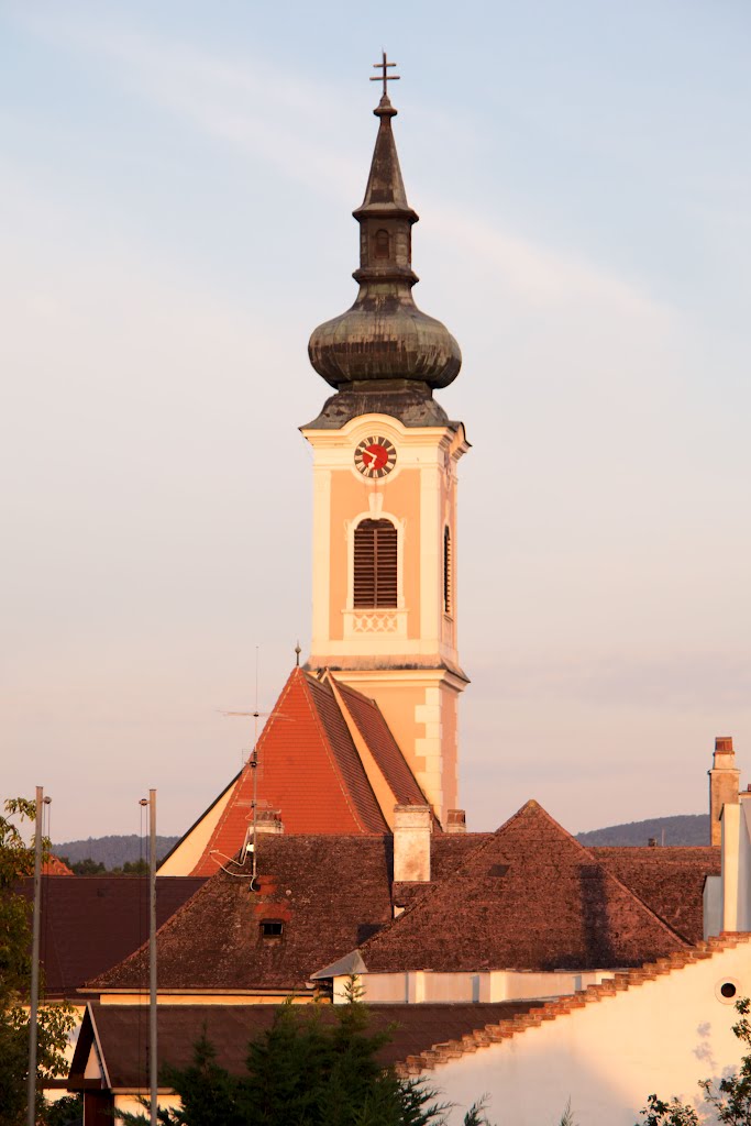 Kirchturm von Traismauer im Sonnenaufgang by Thomas Reher