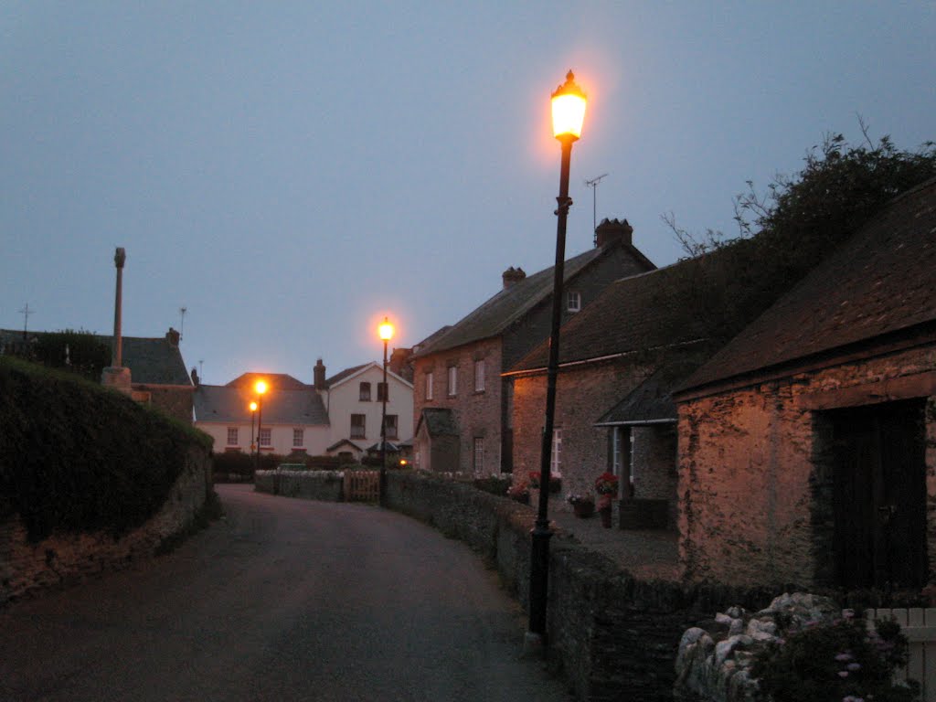 Street lights in Morthhoe, Devon by kesh1967