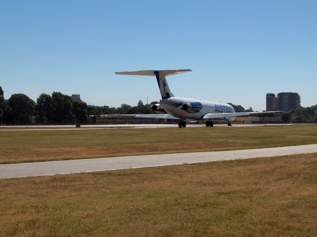 Aeroparque - MD-80 Austral - LV-WGM by theorc