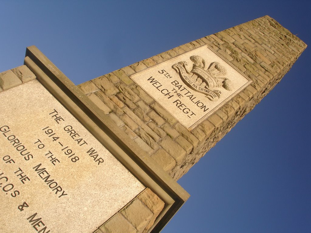 Monumento a los caidos en la 1ª y 2ª Guerra Mundial en The Common, Pontypridd by El Ciezano Errante