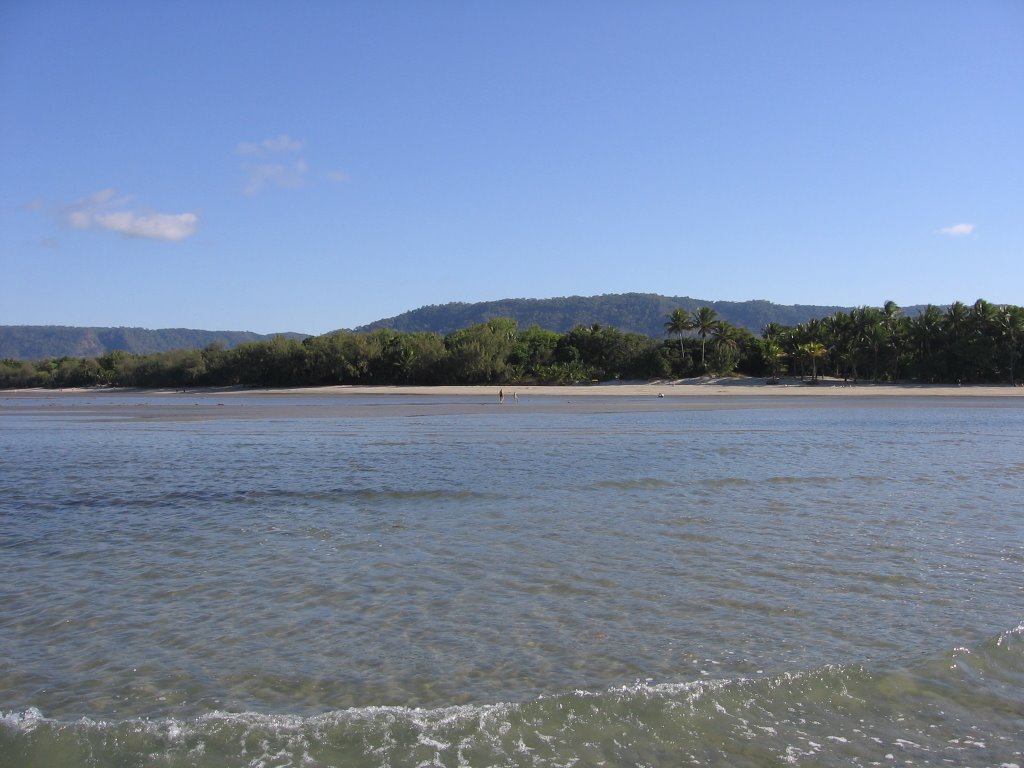 Four mile Beach by Jan Jaeger