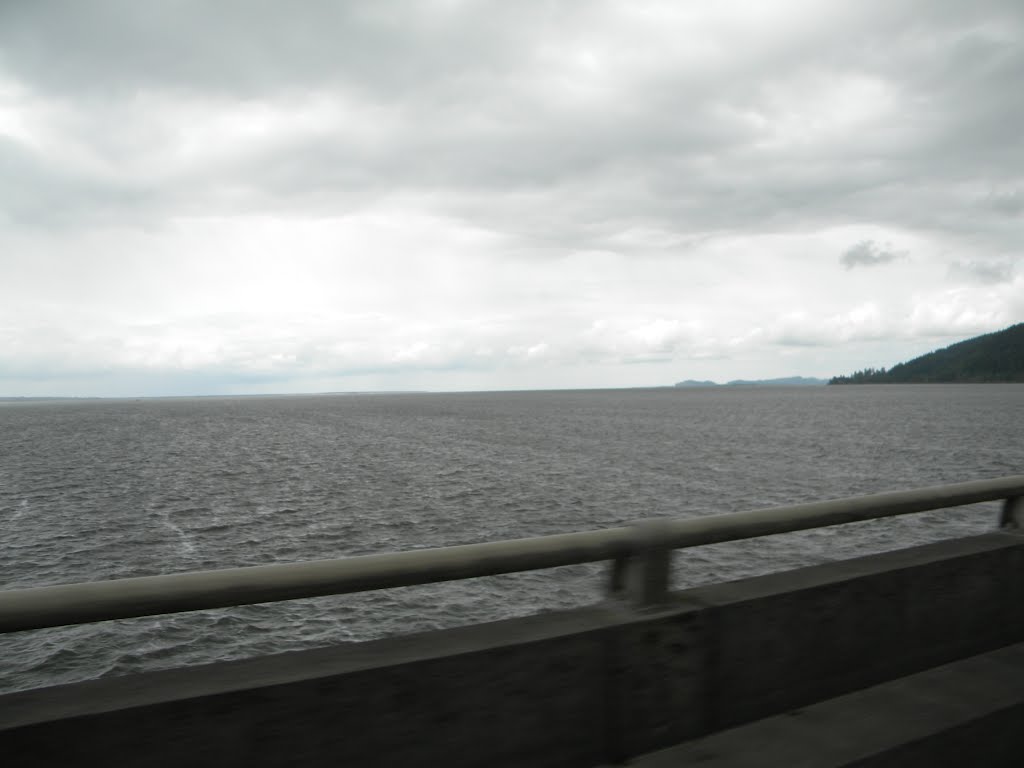 Pacific Ocean From Astoria Bridge by rutschke.jr