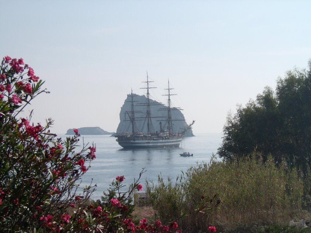 Dattilo e Amerigo Vespucci da Panarea by Marcello Acunto STUD…