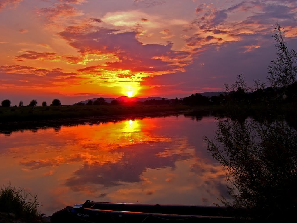 Sonnenuntergang bei Großenwieden by Inge und Stefan Westerberg