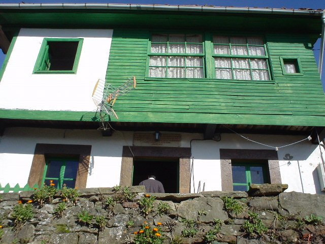 Antigua Casa del Maestro en Prieres by jenper