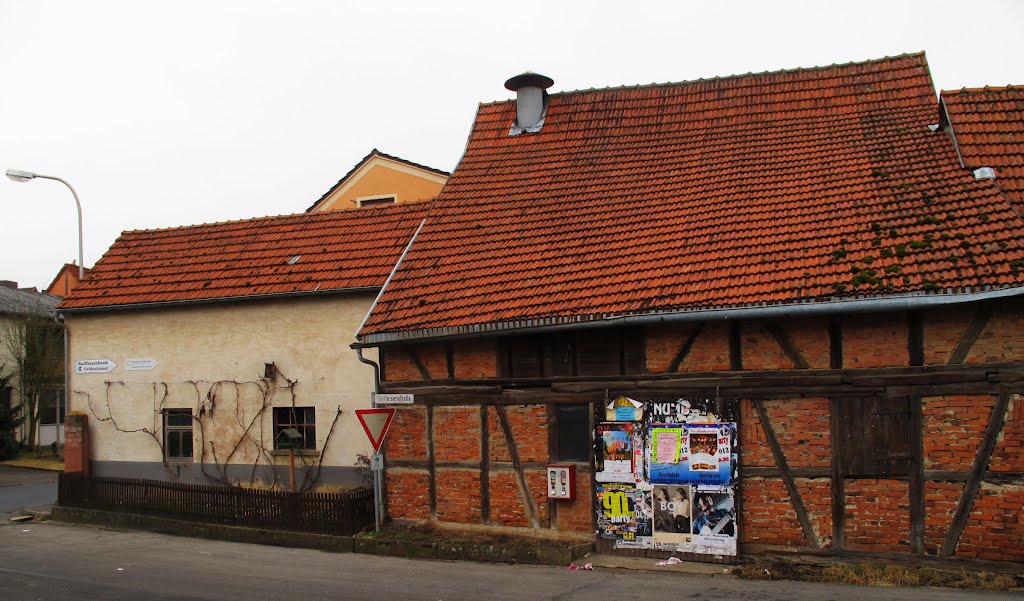 Hochwassermarke vom 9. Mai 1865 in Oberaltertheim (Ecke Hauptstr.-Raiffeisenstr.) by lebola