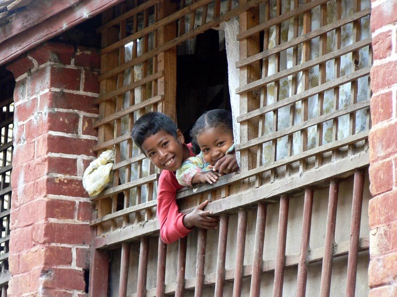 Children in Fianarantsoa by zanza79