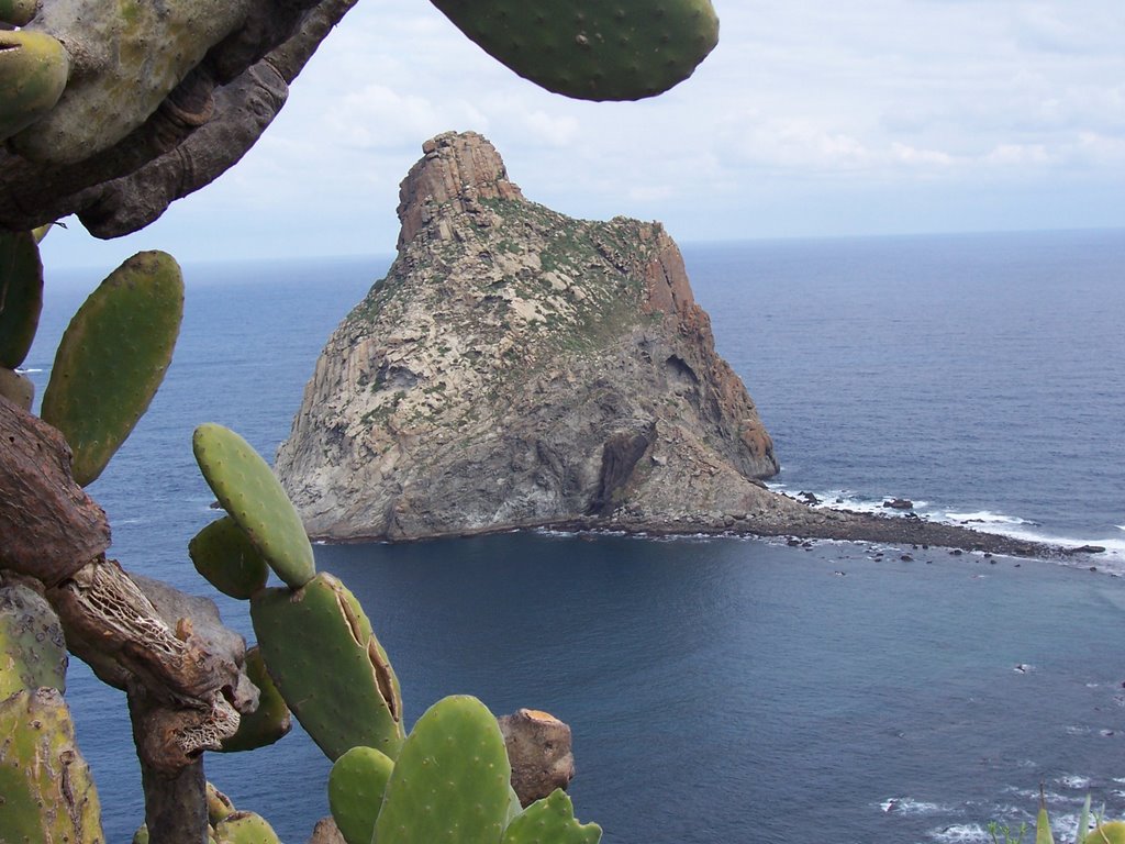 Roques de Anaga by guanchero