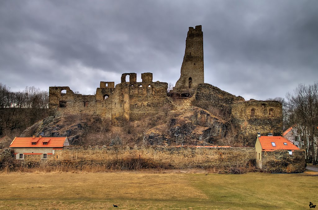 Hrad Okoř / Ruin of castle Okoř (please use the slideshow mode) by Premysl