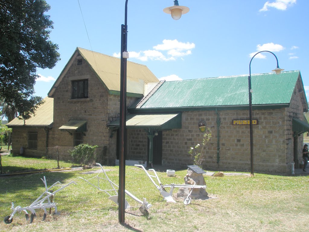 Estación de Ubajay, o Pueblo Palmar y Colonia Palmar Yatay. by Panza Verde